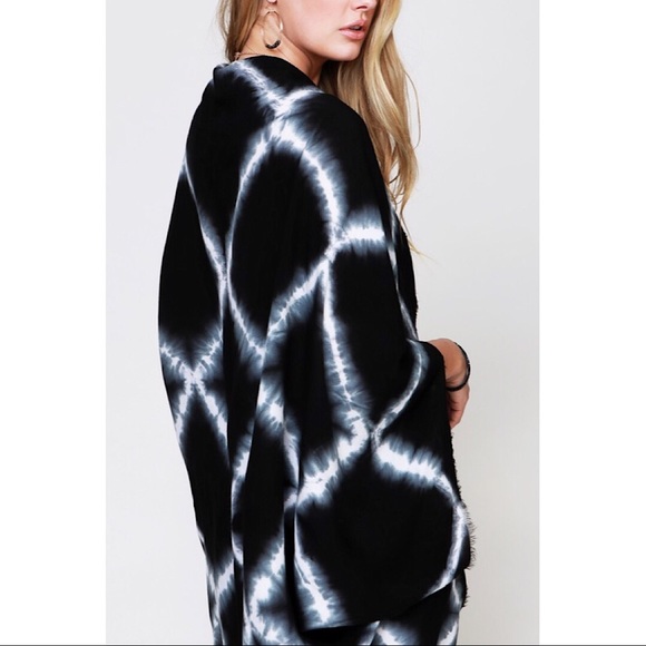 LaLunaBlu Accessories - ✨Last One✨Diamond Tie Die Kimono